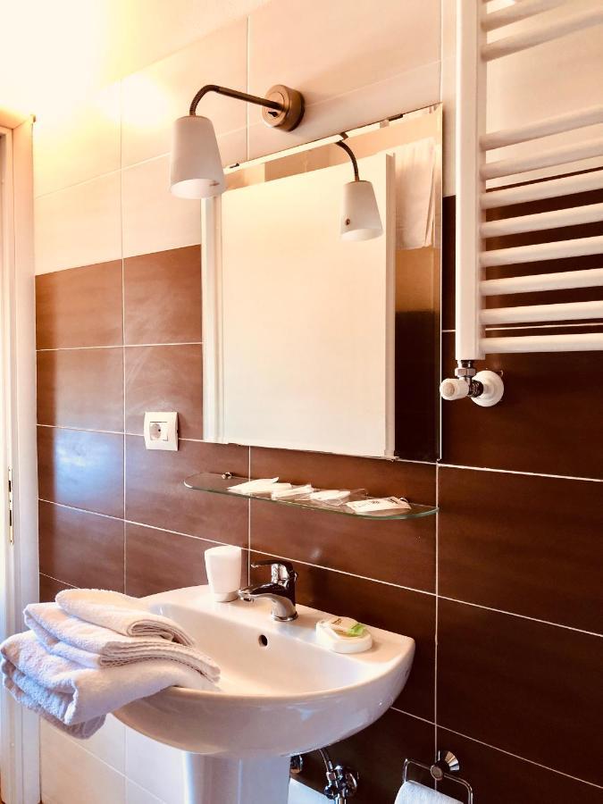 Affittacamere In Piazzetta Sarzana Extérieur photo